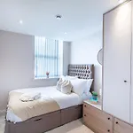 Centre 2br - Walk Everywhere - Sleeps 5 * Лідс