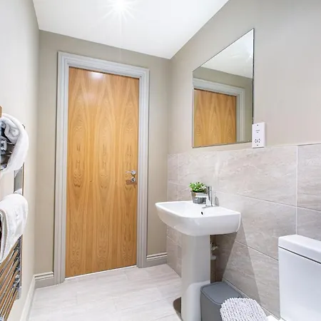 Luxury-style 2br - Heart Of Centre - Sleeps 5 *