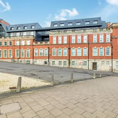 Modern 2Br - 5 Min Walk To Centre - Sleeps 5 Apartment