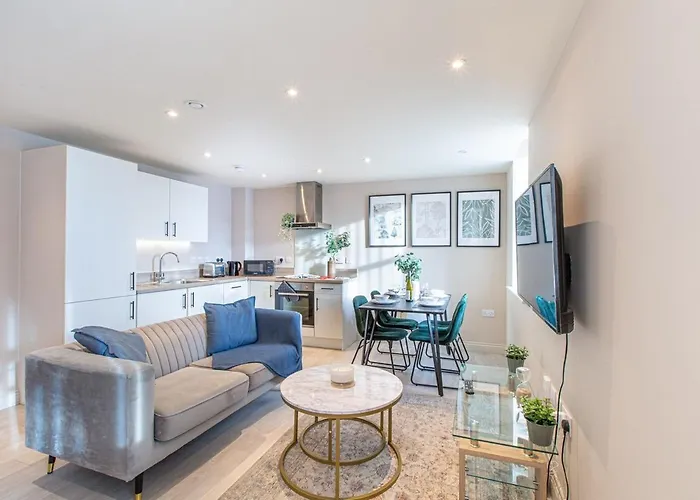 Modern 2br - 5 Min Walk To Centre - Sleeps 5 *