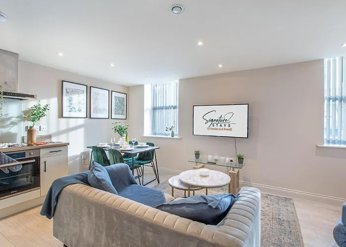 Апартаменти Modern 2br - 5 Min Walk To Centre - Sleeps 5 *